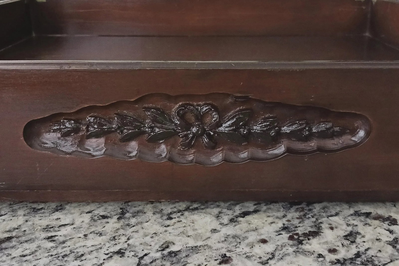 Mid 20th Century English Campaign-Style Mahogany Butler / Serving Tray With Brass Corners - 2