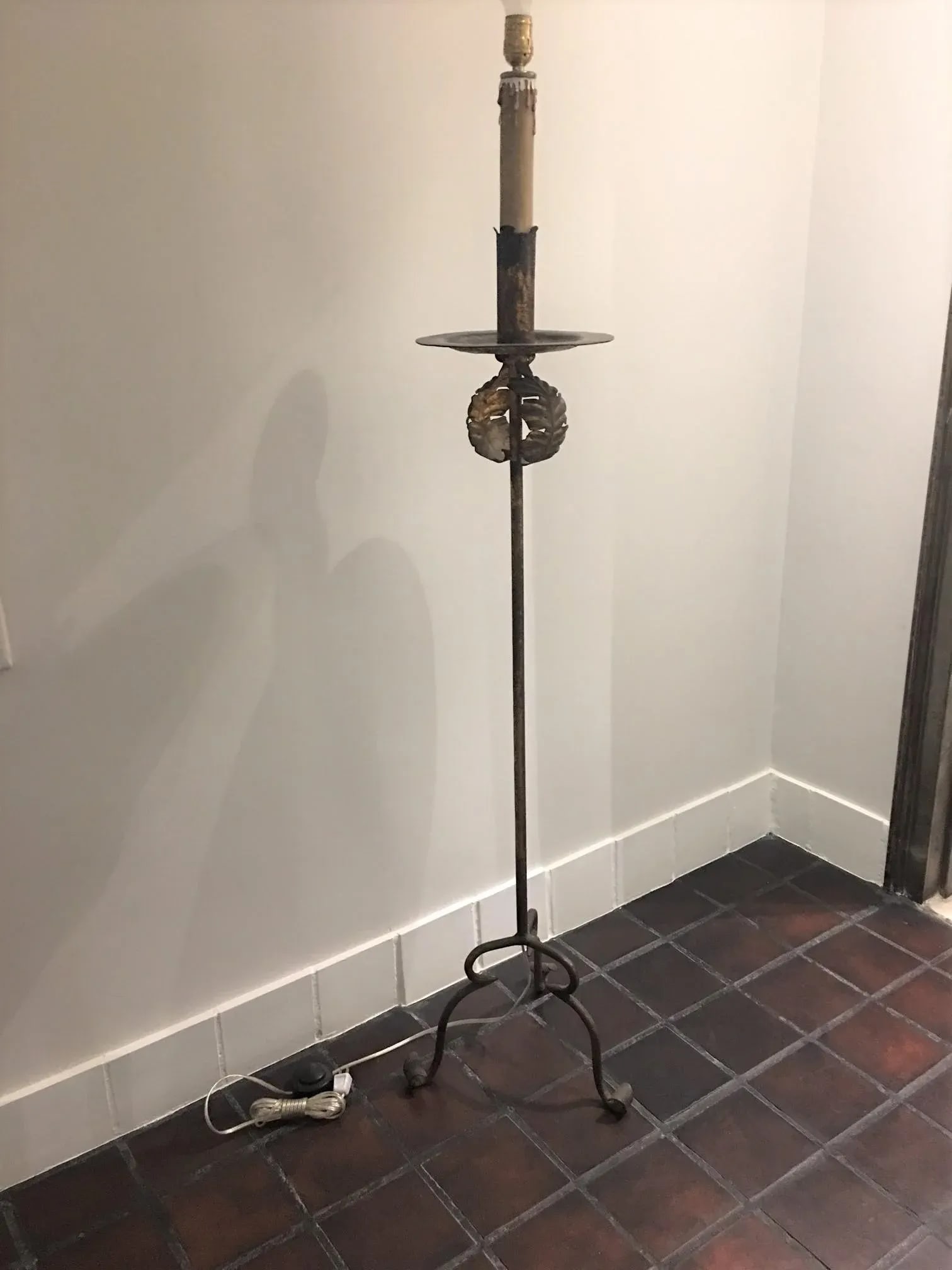 1960s Gilt Iron Standing Floor Lamp - 9