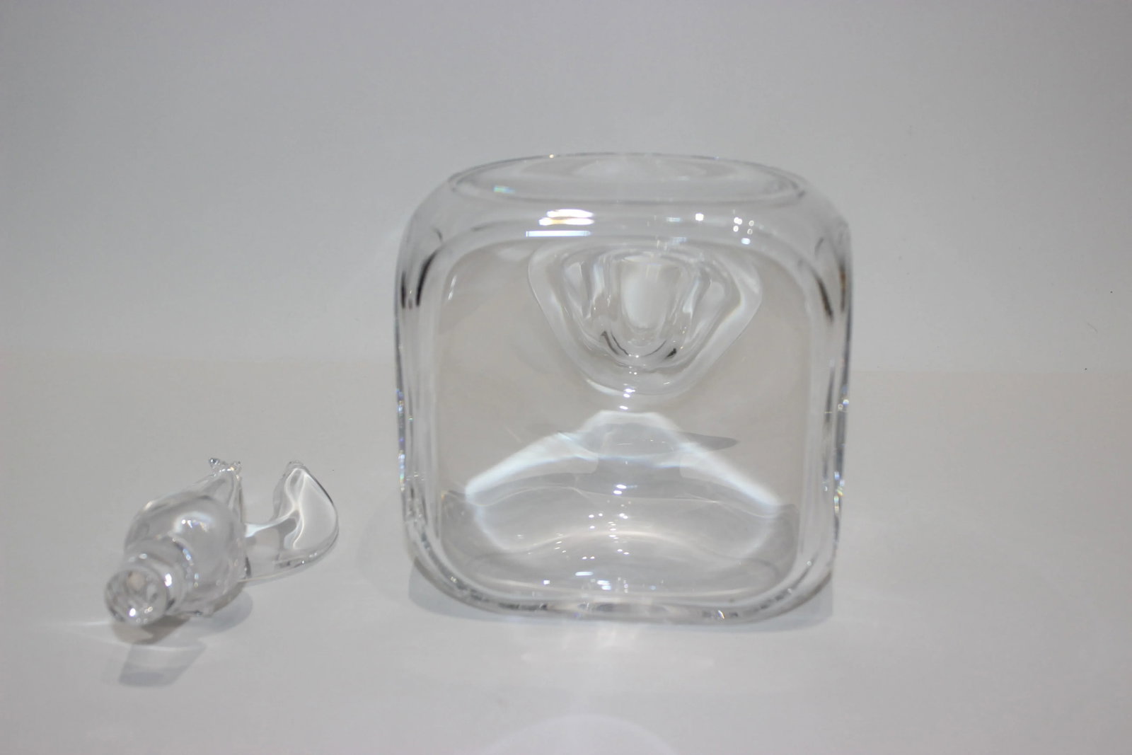 Steuben Lloyd Atkins Eagle Decanter Signed - 9