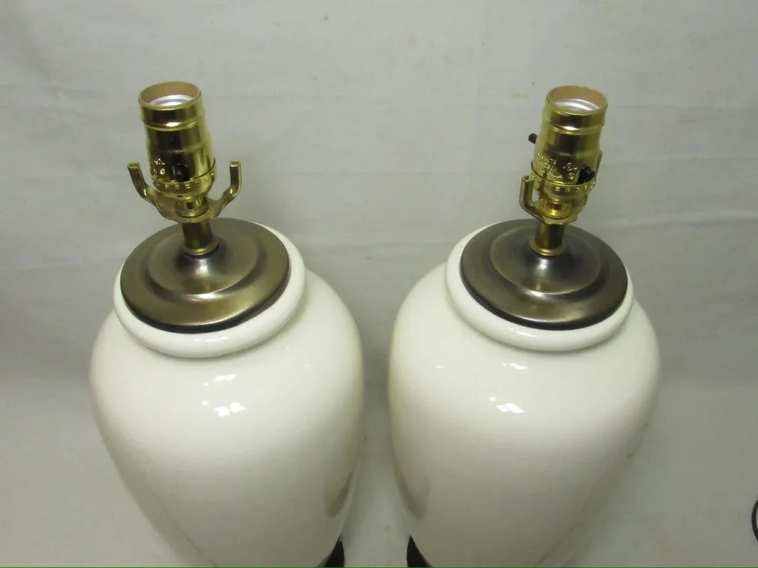 Pair of White Porcelain Vase Lamps - 3