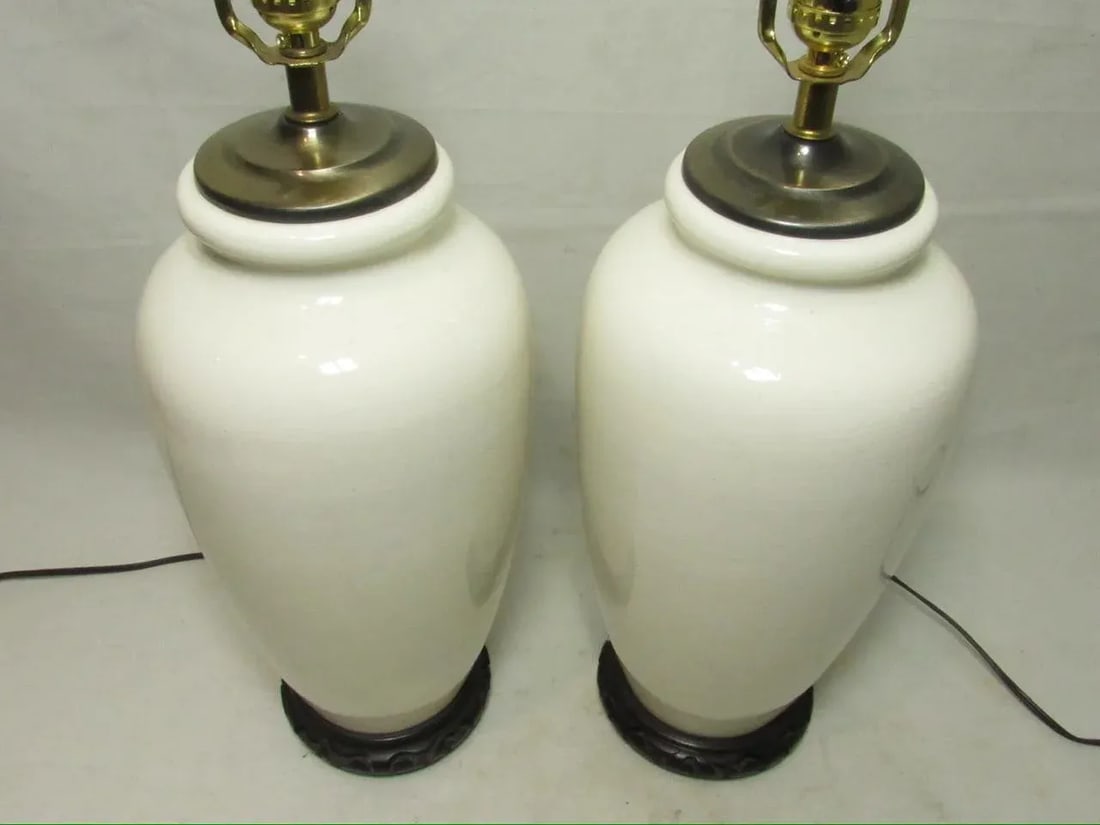 Pair of White Porcelain Vase Lamps - 4
