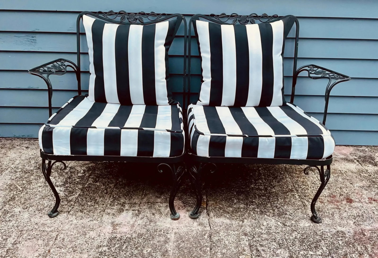 Vintage Woodard Outdoor Sofa Loveseat - 10