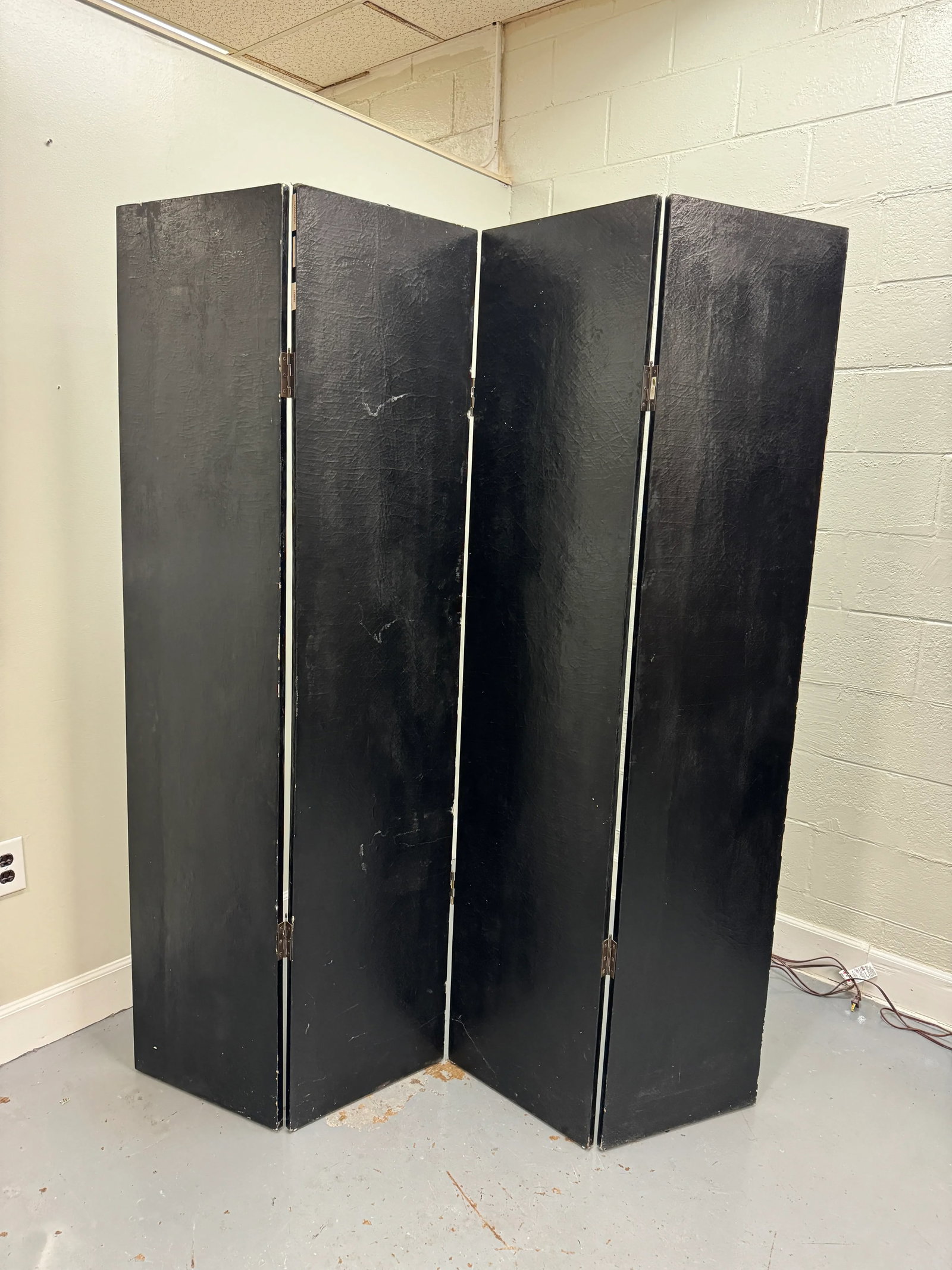 Late 20th Century 4-Panel Painted Colonial Scene Room Screen Divider - 7