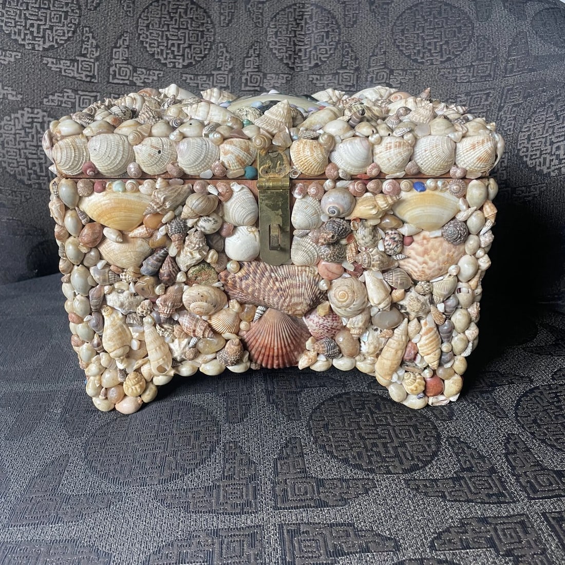 Early 20th Century Shell Encrusted Jewelry/Sewing Box - 2