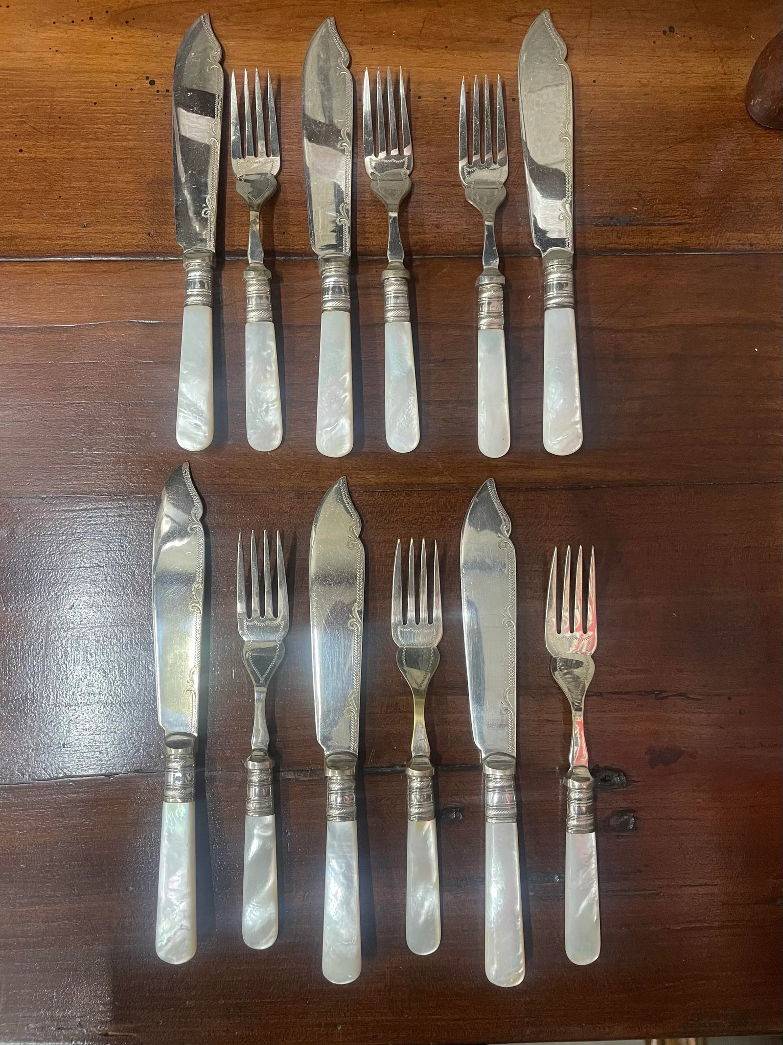 Late 19th Century English Epnss Fish Service Knives and Forks With Mother of Pearl Handles- Set of 1 - 5
