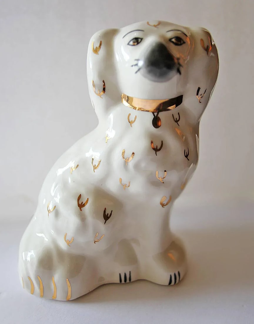 Vintage Staffordshire Style Dogs - A Pair - 5