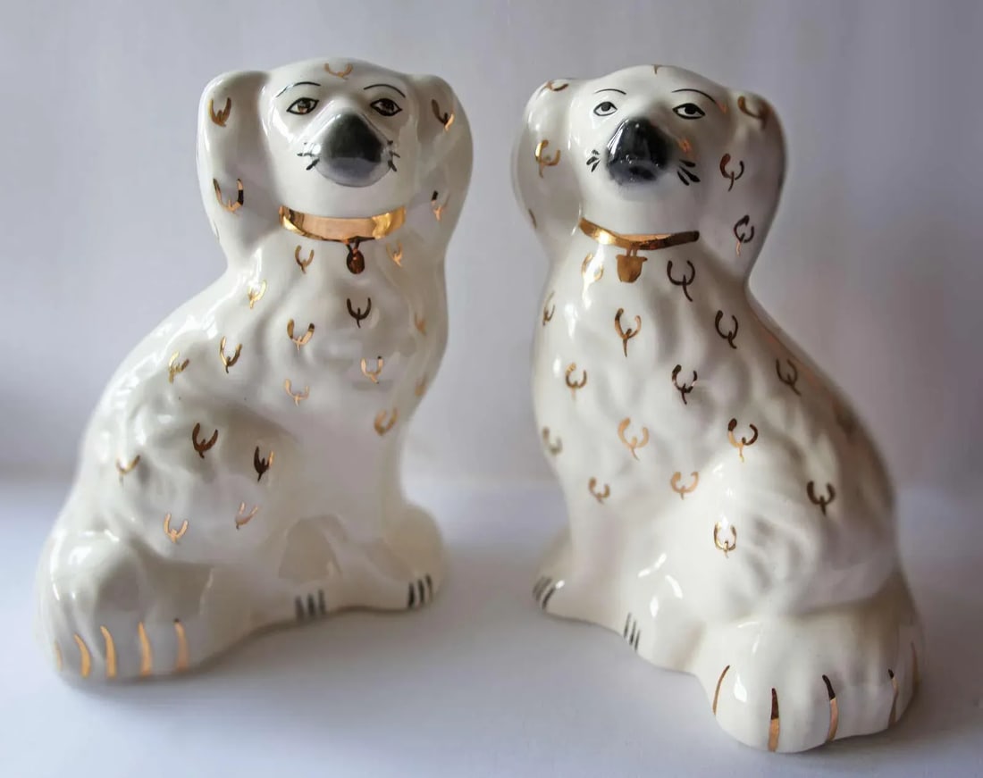 Vintage Staffordshire Style Dogs - A Pair - 7