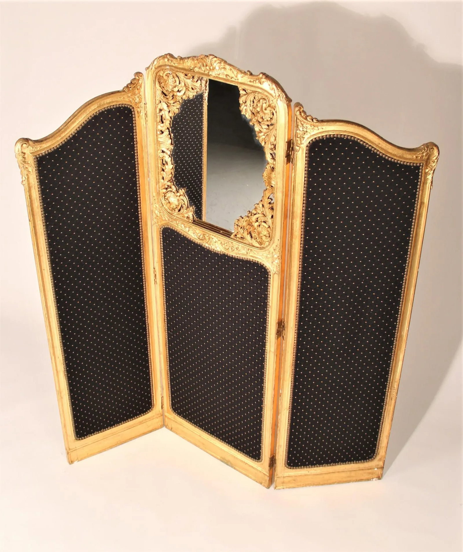 Late 19th Century French Louis XVI Style Three-Fold Gilt-Wood Floor Screen - 3