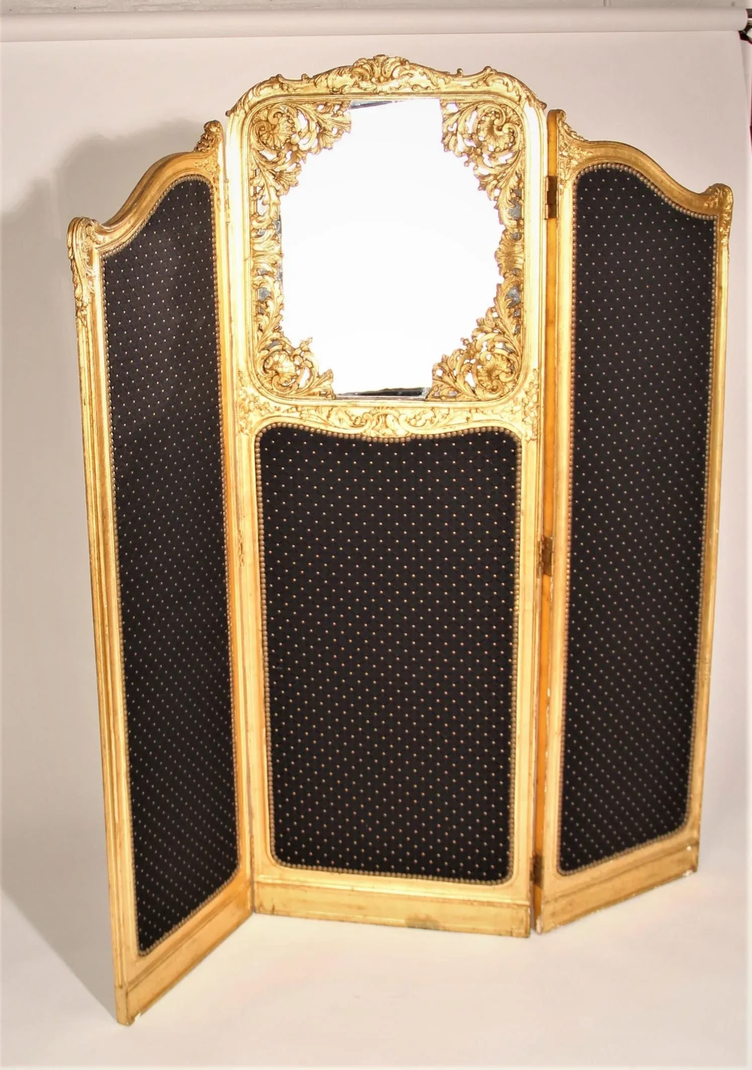 Late 19th Century French Louis XVI Style Three-Fold Gilt-Wood Floor Screen - 8