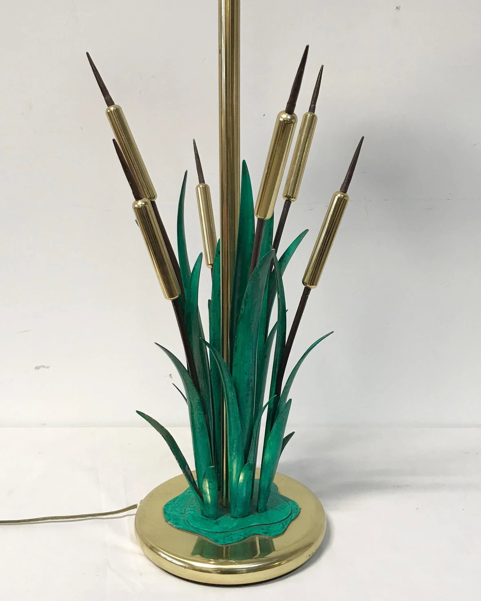 1970s Brass and Enamel Cattail Table Lamp - 2