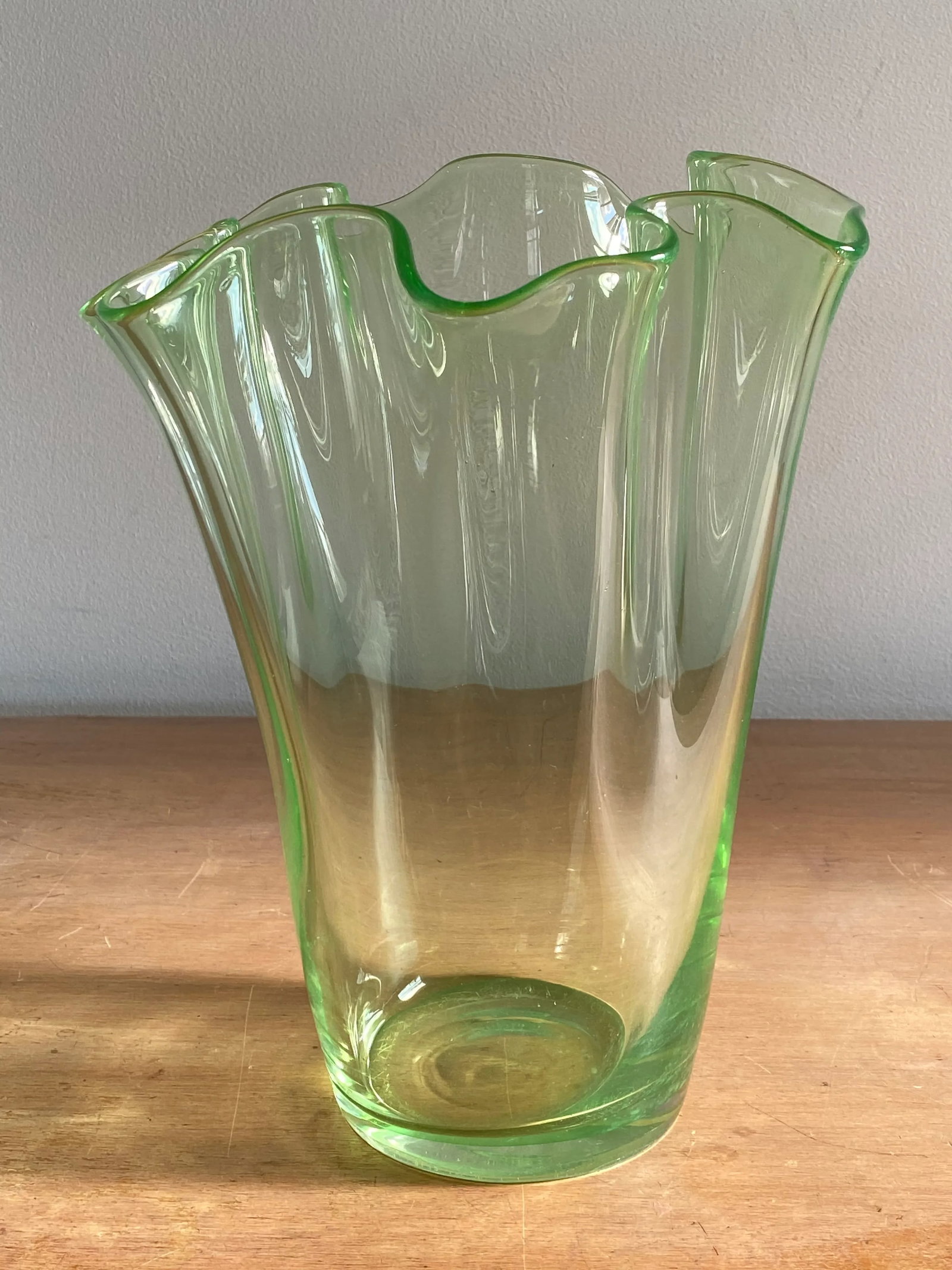 Mid-Century Italian Fazzoletto Green Murano Glass Vase - 10