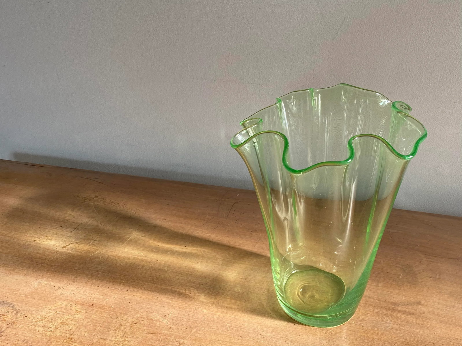 Mid-Century Italian Fazzoletto Green Murano Glass Vase - 11