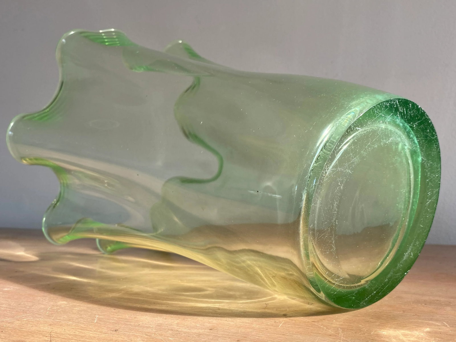 Mid-Century Italian Fazzoletto Green Murano Glass Vase - 12