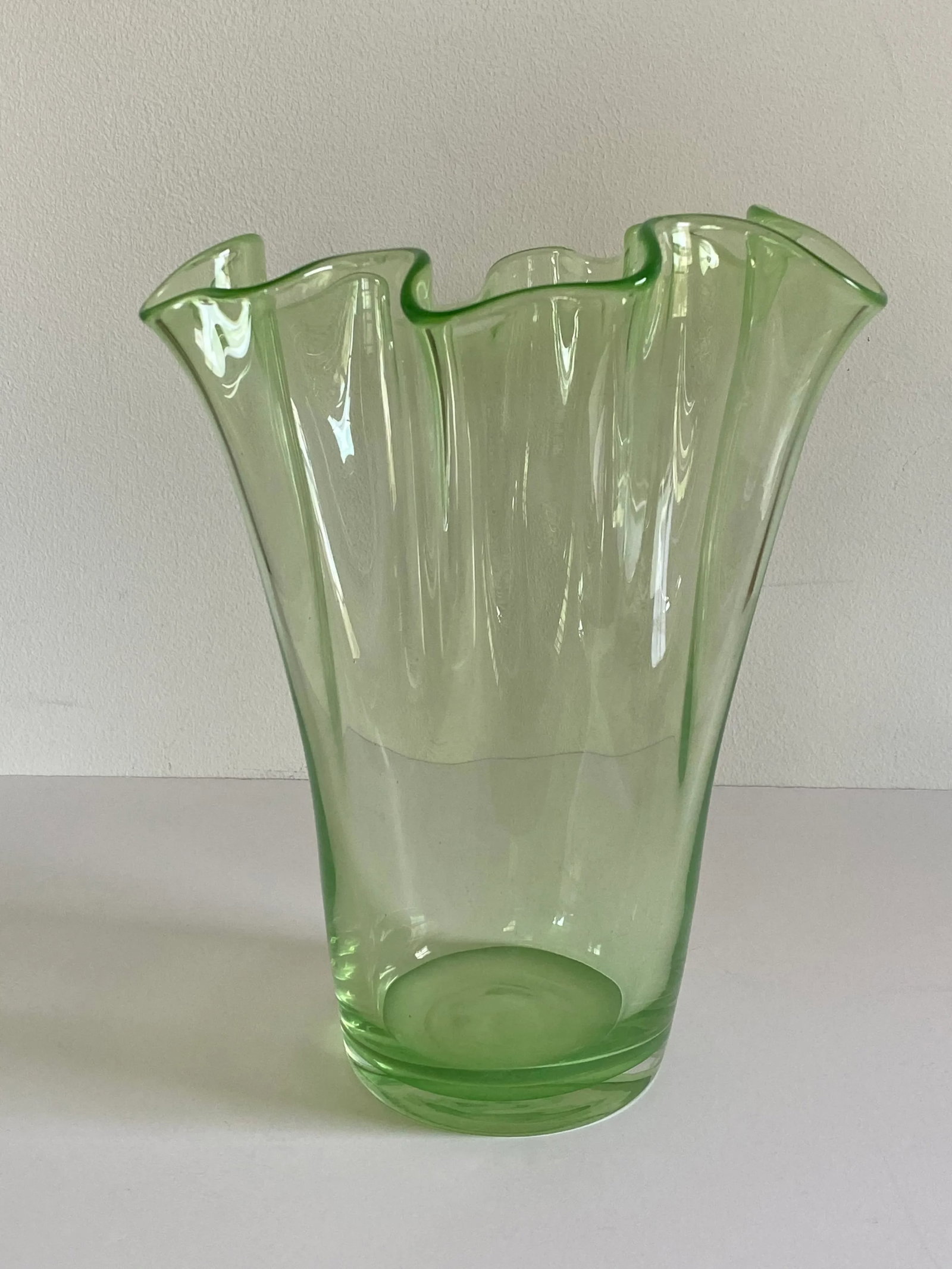 Mid-Century Italian Fazzoletto Green Murano Glass Vase - 3