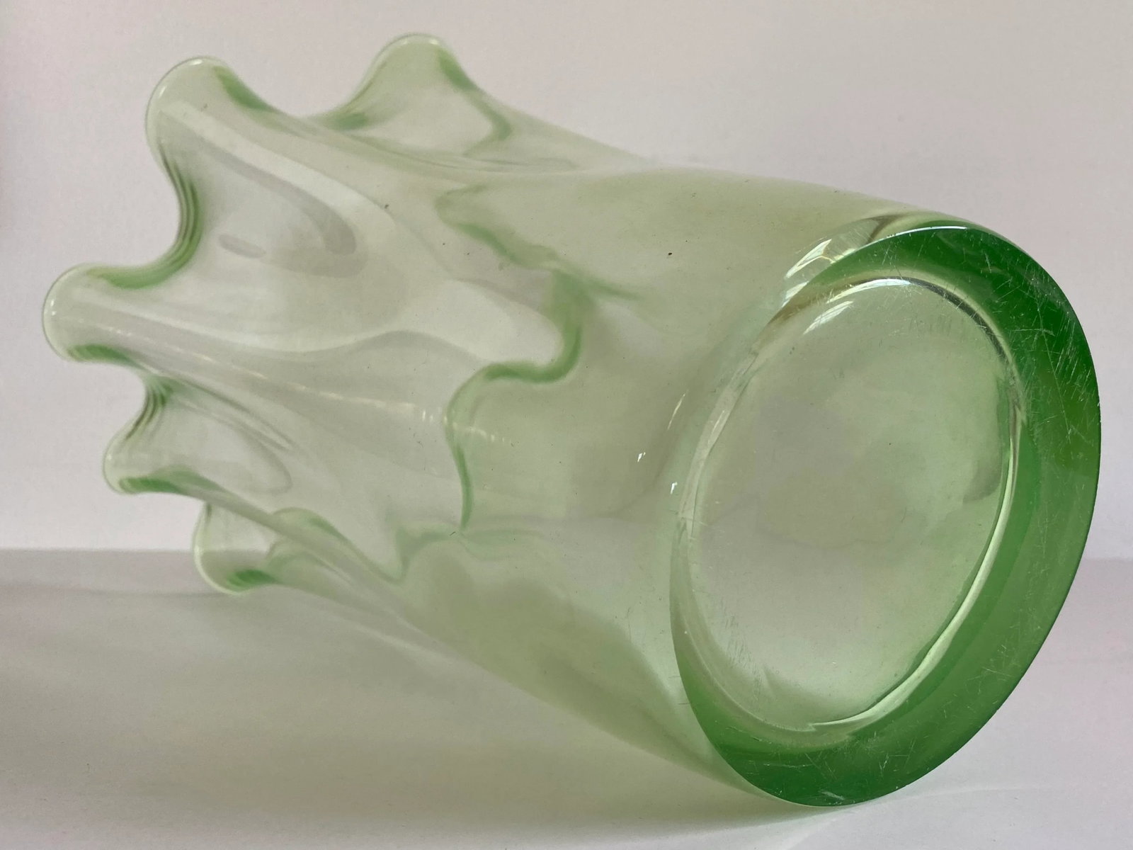 Mid-Century Italian Fazzoletto Green Murano Glass Vase - 6