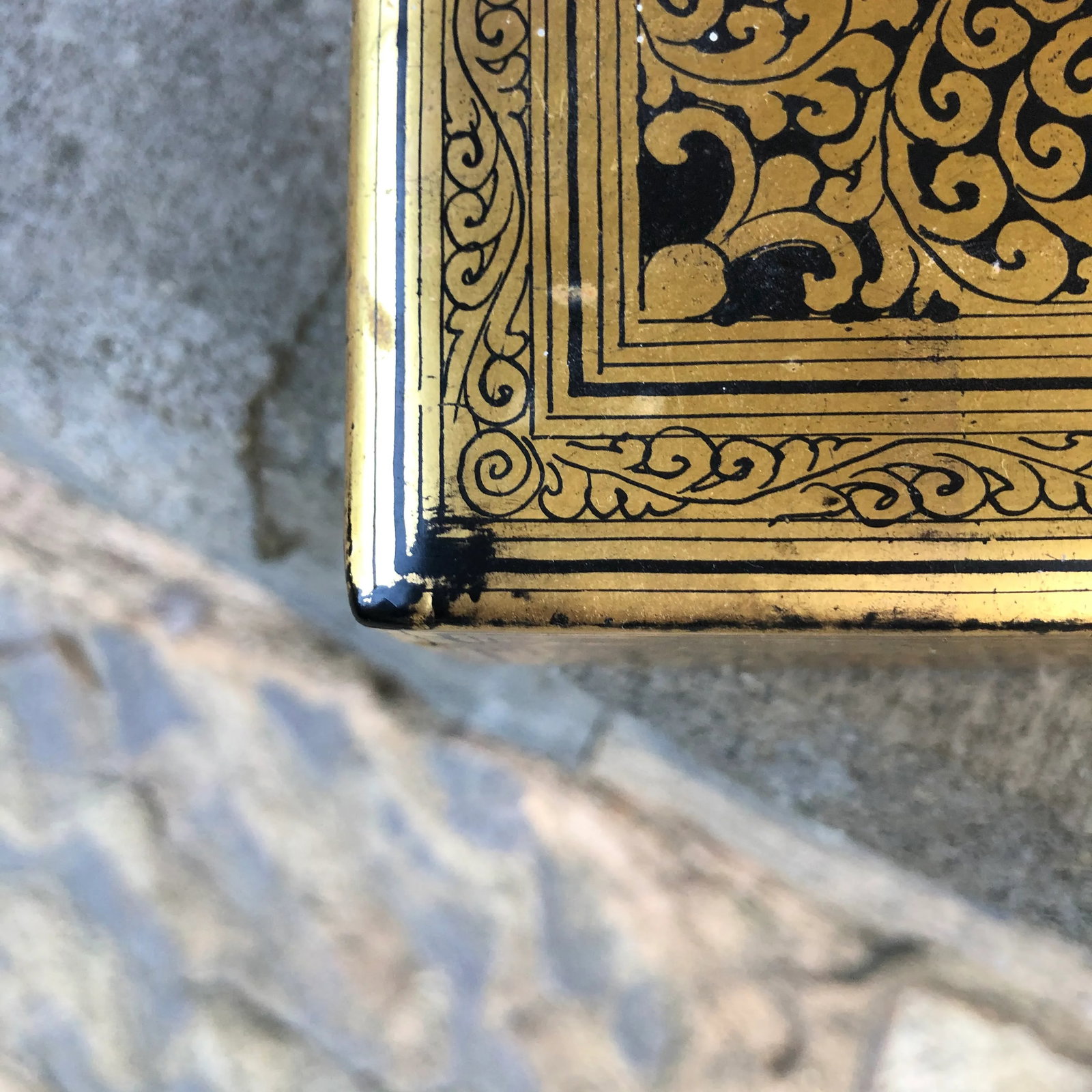 Burmese Vintage Black Lacquer and Gold Long Box - 6
