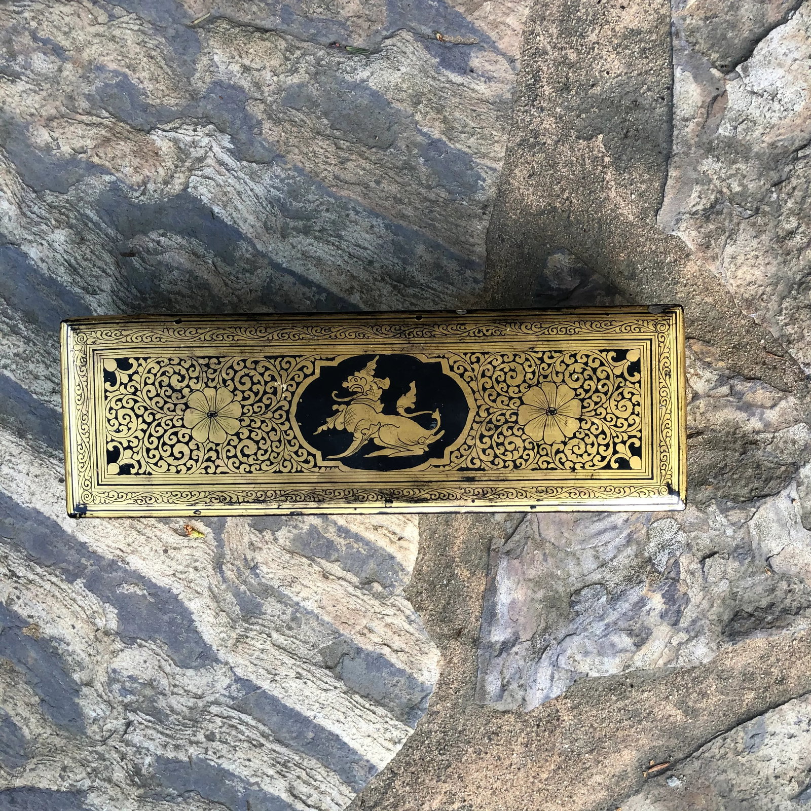 Burmese Vintage Black Lacquer and Gold Long Box - 9
