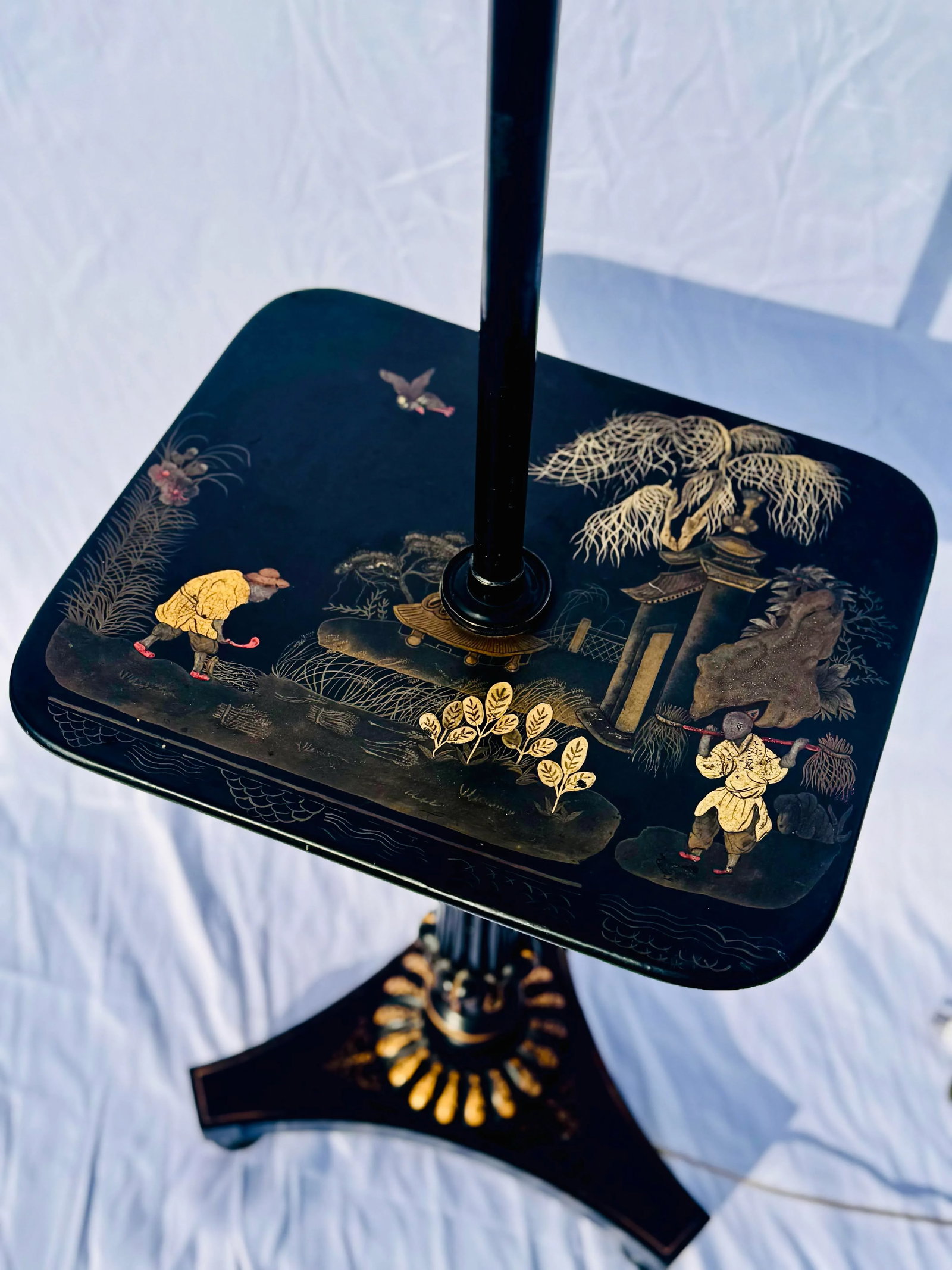 Vintage Chinoiserie Floor Lamp With Painted Tabletop - Elegant Black & Gold Accent - 4