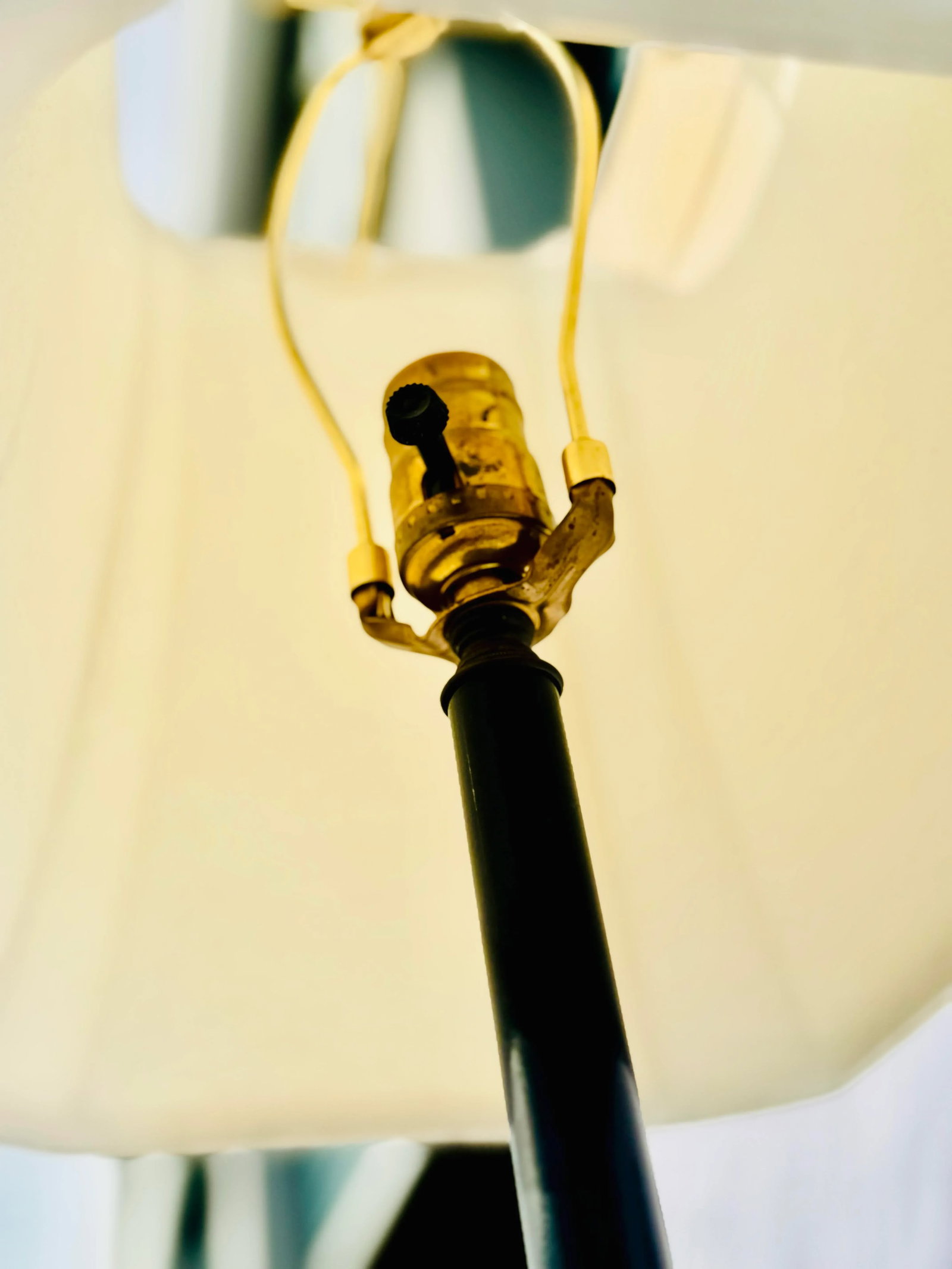 Vintage Chinoiserie Floor Lamp With Painted Tabletop - Elegant Black & Gold Accent - 8
