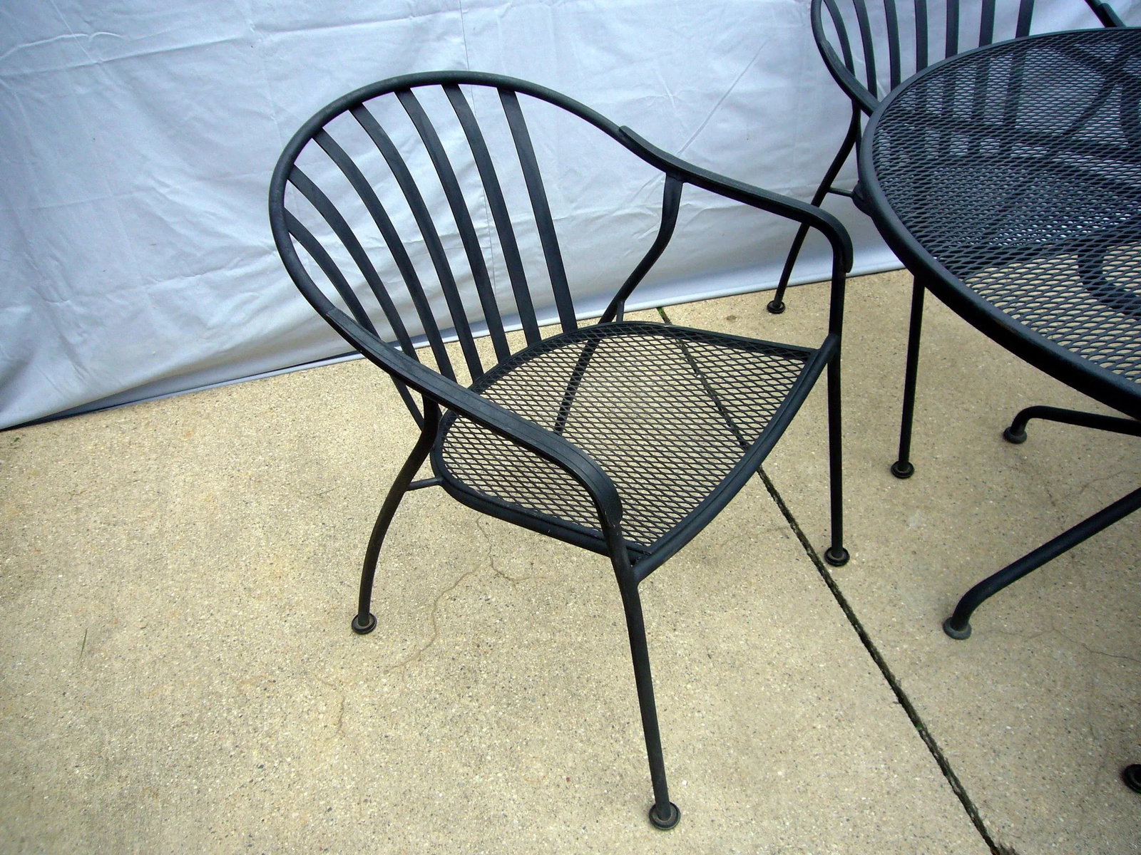 1980s Woodard Outdoor Wrought Iron Valencia Dining Table & 4 Chairs, Attributed - 10