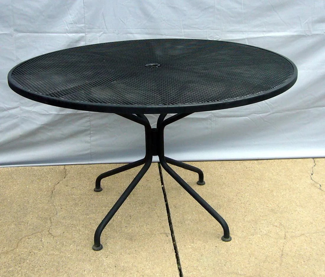 1980s Woodard Outdoor Wrought Iron Valencia Dining Table & 4 Chairs, Attributed - 2