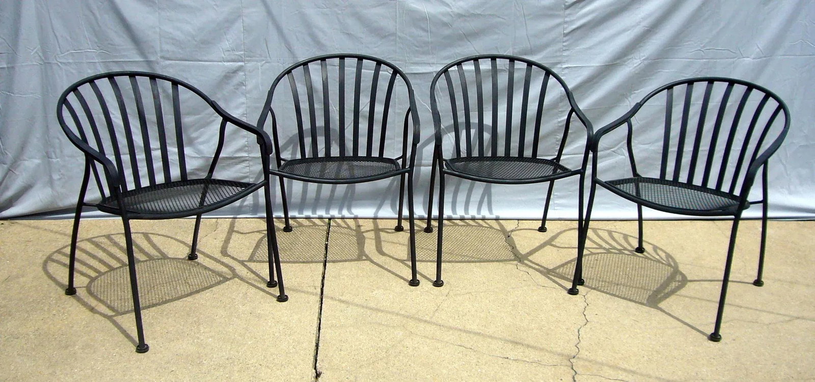 1980s Woodard Outdoor Wrought Iron Valencia Dining Table & 4 Chairs, Attributed - 6