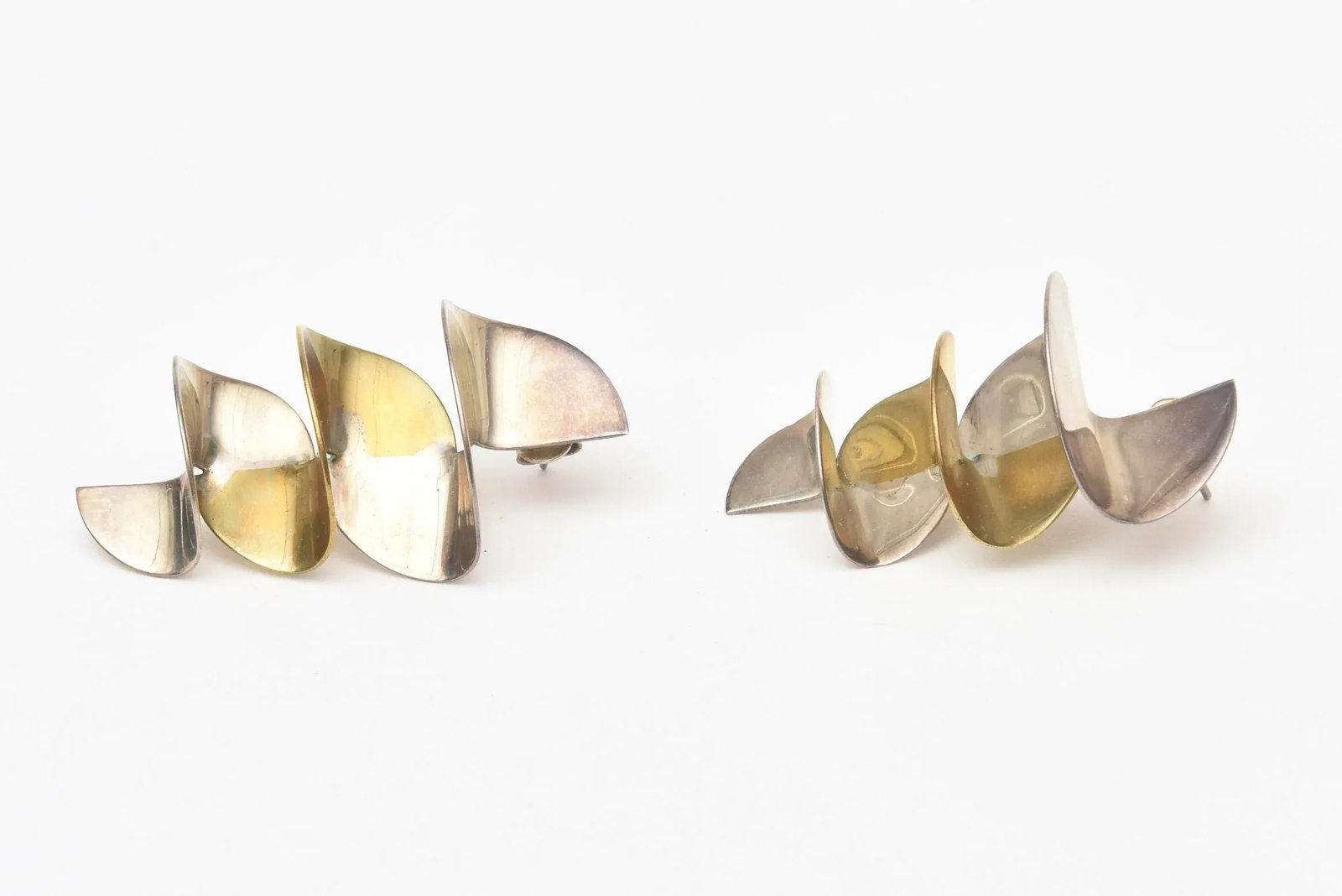 Vintage 2 Tone Brass and Silver Pierced Zig Zag Sculptural Dangle Earrings Pair Of - 7