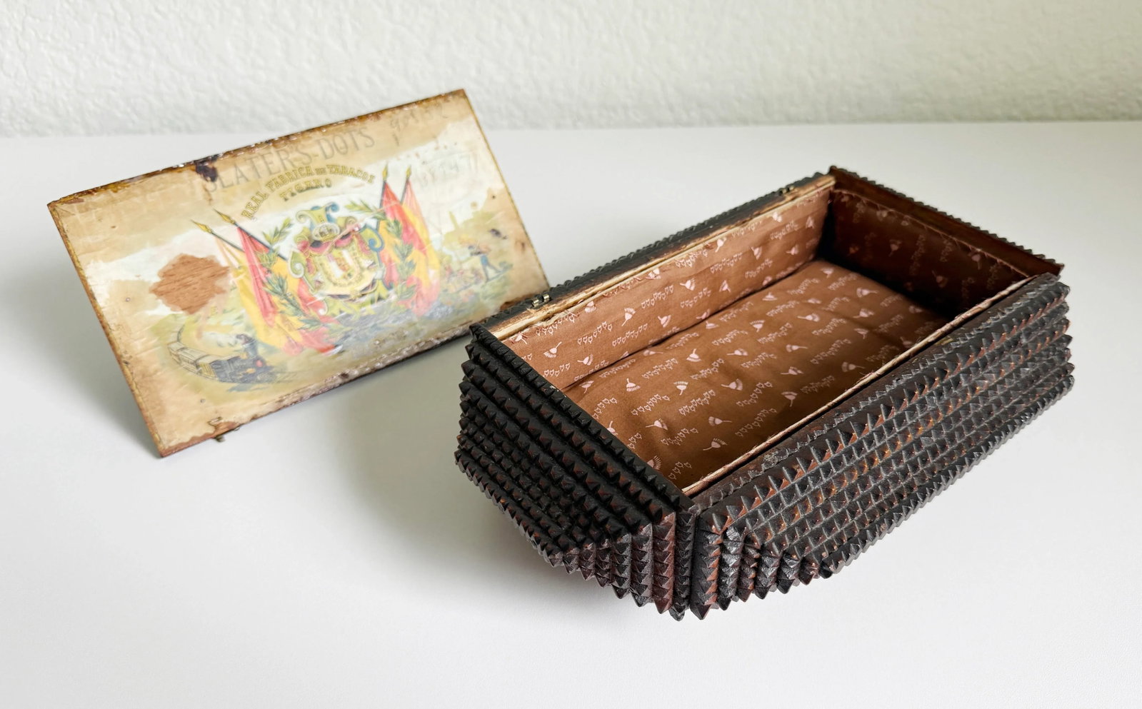 Antique Tramp Art Pyramid Footed Box, Early 20th Century - 11