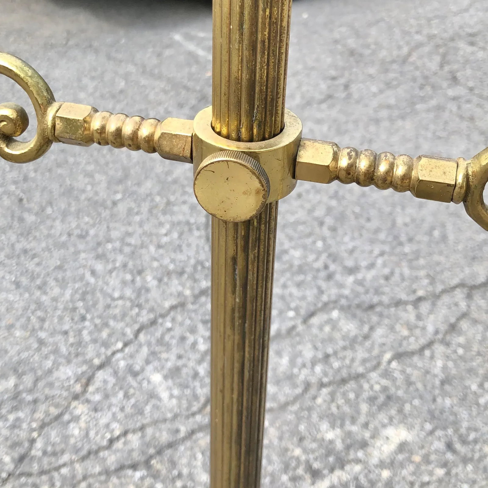 Vintage Art Deco Brass Gentleman's Valet Coat Rack by Glo-Mar Artworks - 11