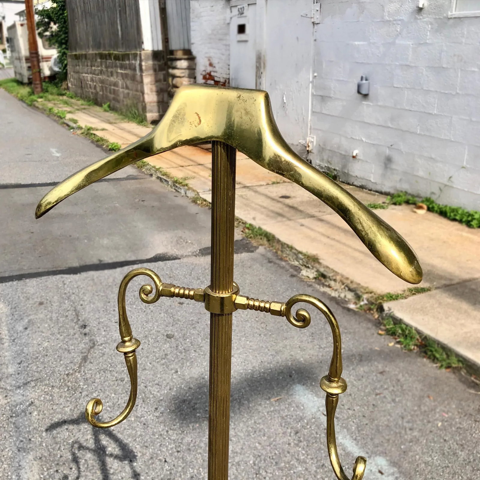 Vintage Art Deco Brass Gentleman's Valet Coat Rack by Glo-Mar Artworks - 4
