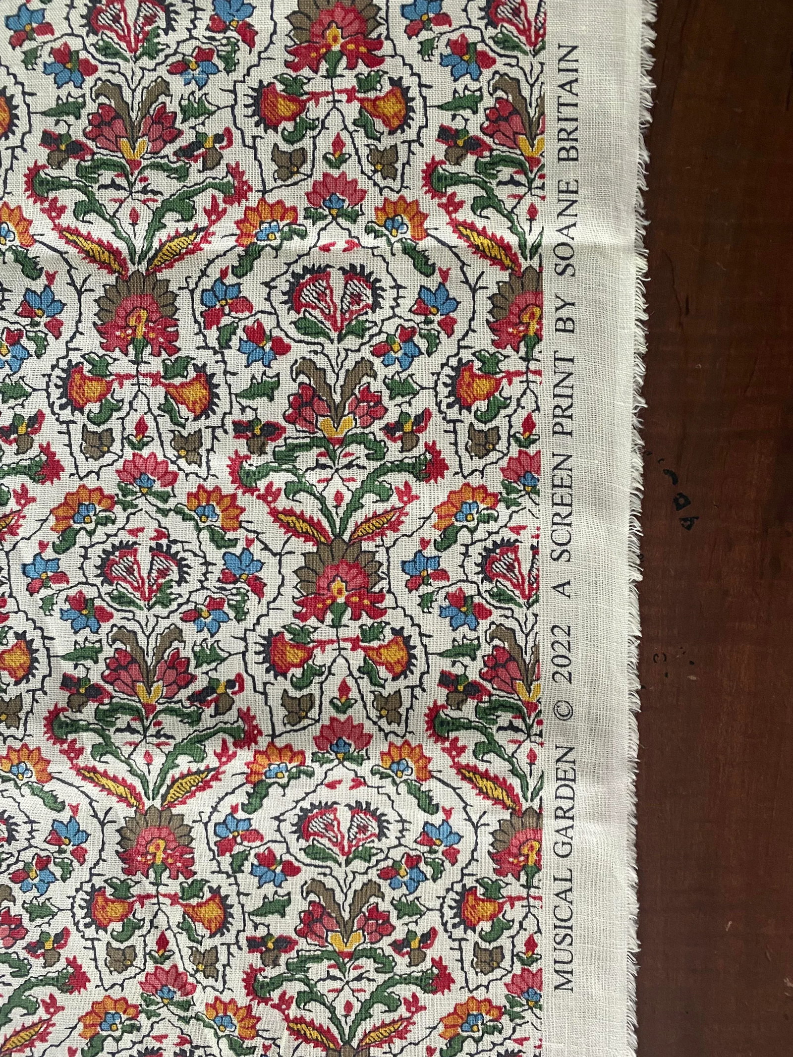 Shy Yard of Soane Musical Garden Fabric in Original on Linen Mga001 - 5