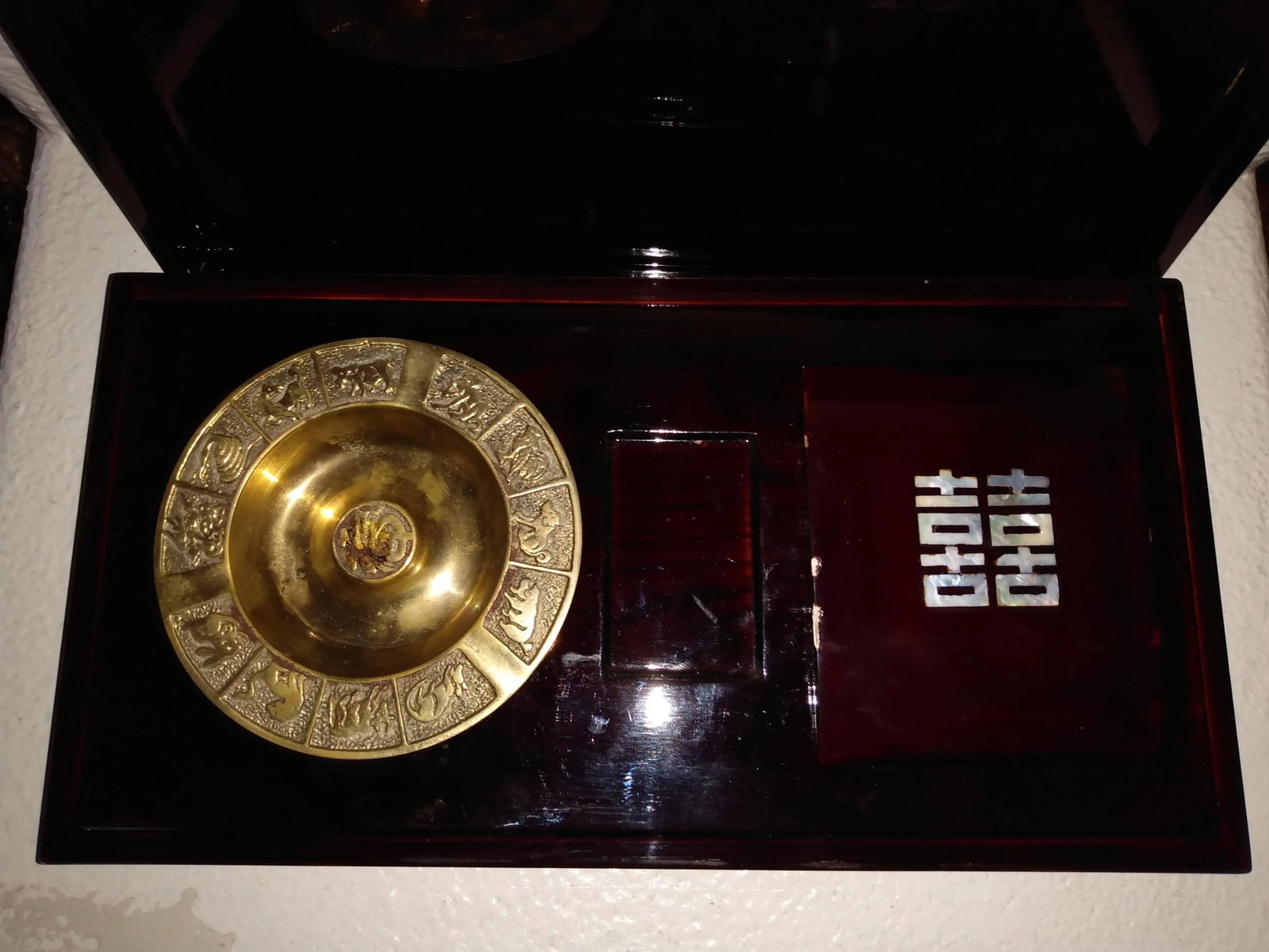 1970s "Mother of Pearl Cigarette Box With Brass Ashtray" - 2