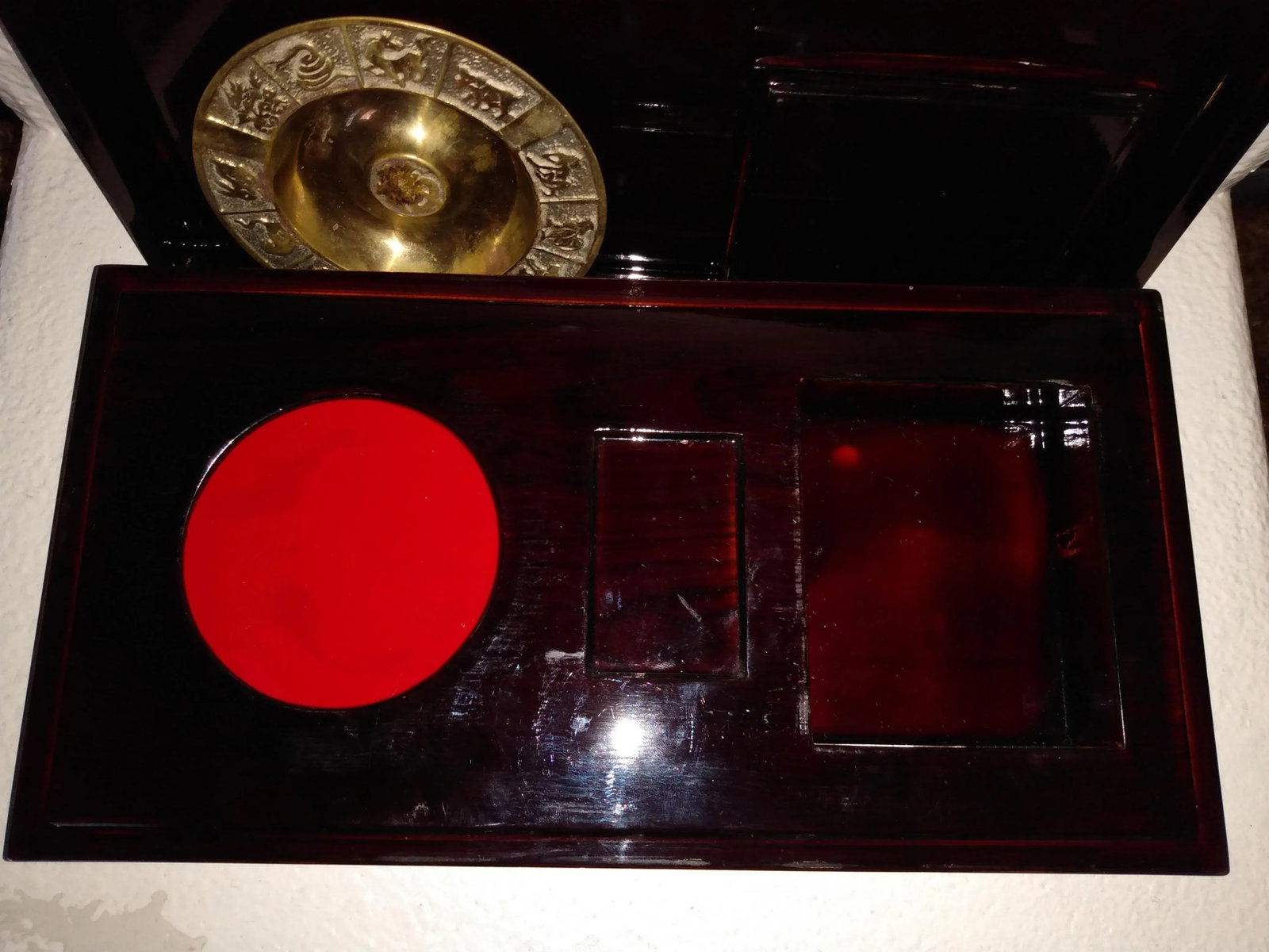 1970s "Mother of Pearl Cigarette Box With Brass Ashtray" - 3