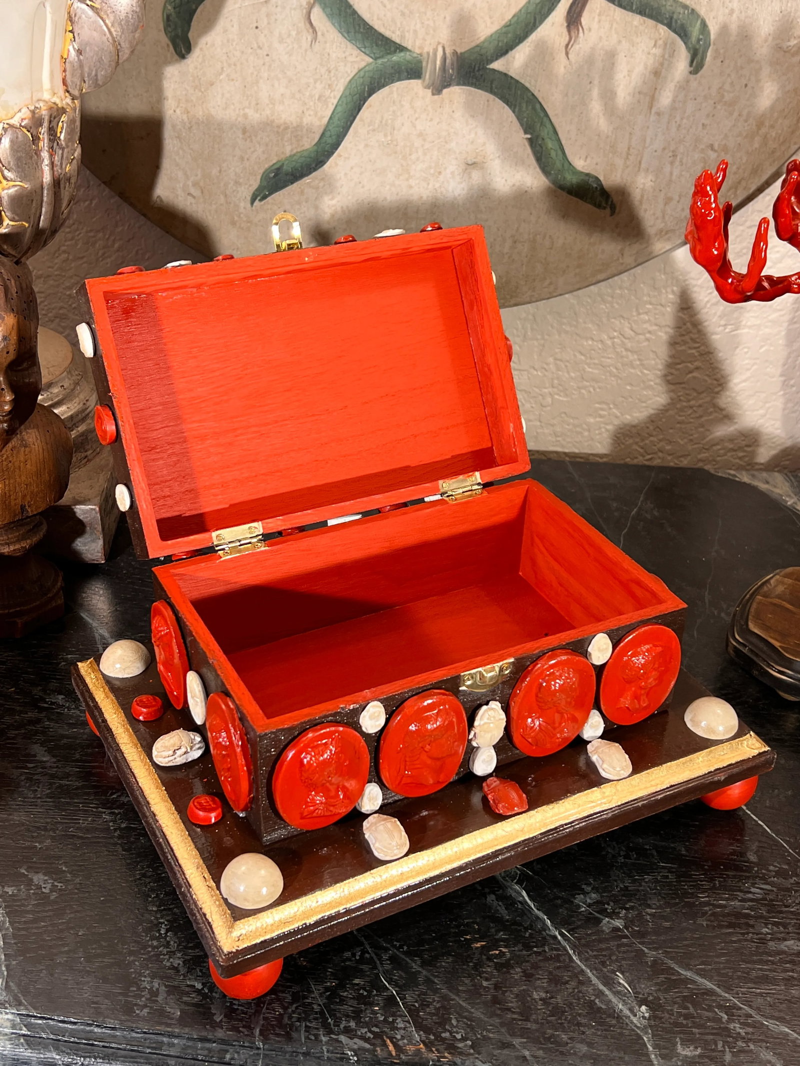 Baroque Style Curiosity Cabinet Multicolor Glazed Intaglio and Shell Decorated Jewelry Box - 3
