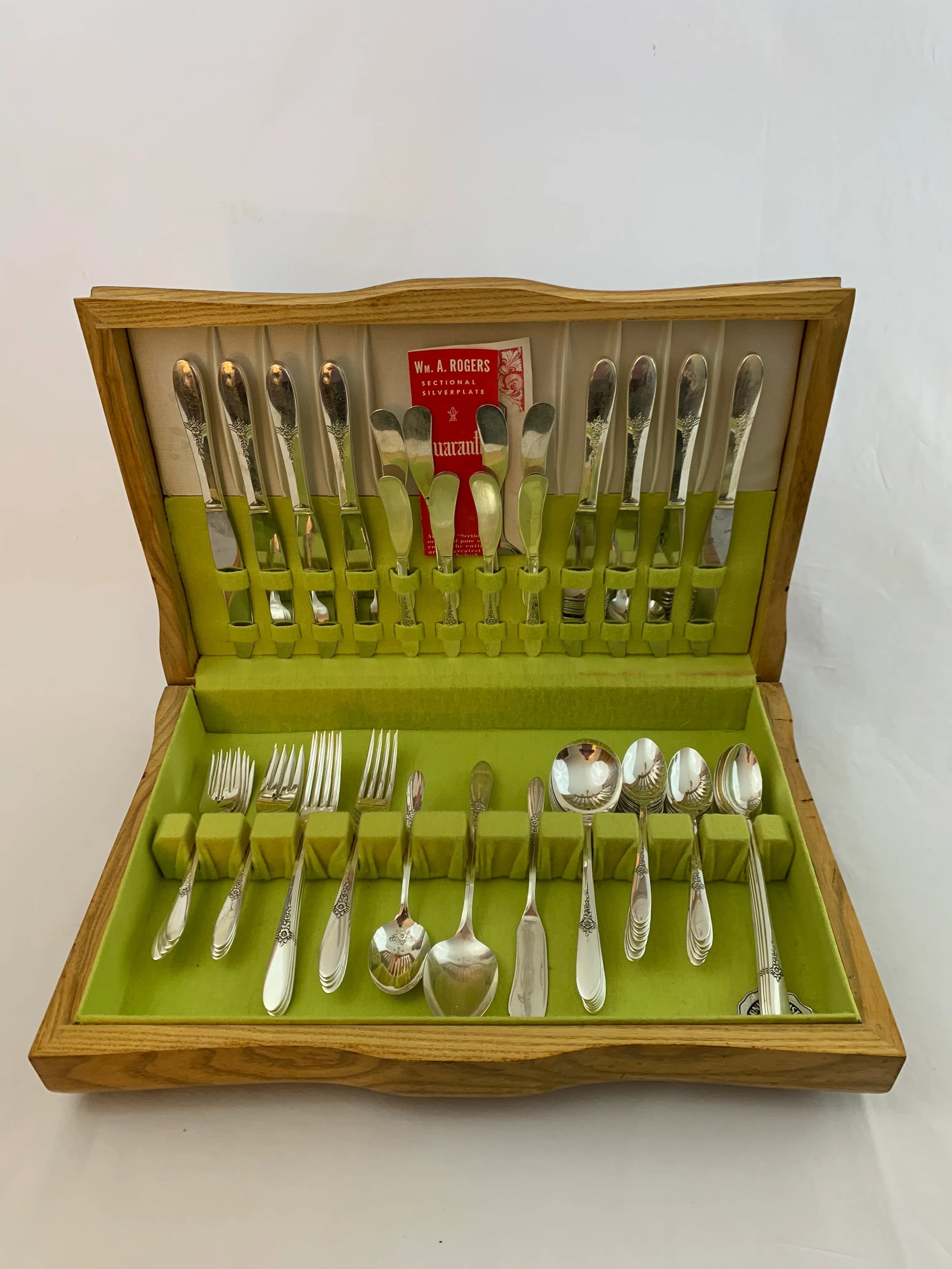 Vintage 1941 Silver Plate Fantasy Pattern Service for 8 by Oneida Silver - 67 Pieces - 10