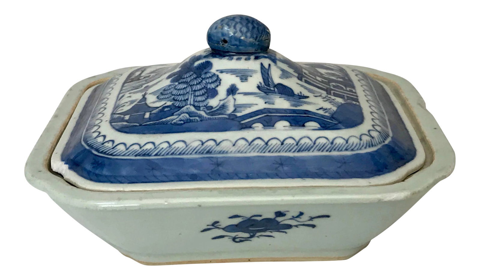 Antique Chinese Export Canton Blue Chinoiserie Vegetable Tureen and Cover: Made in the early- mid 19th century for export in Europe and America, this vegetable tureen and cover are painted in the 'Canton Blue' style and feature pagodas, bridges and ships in a landscape. The