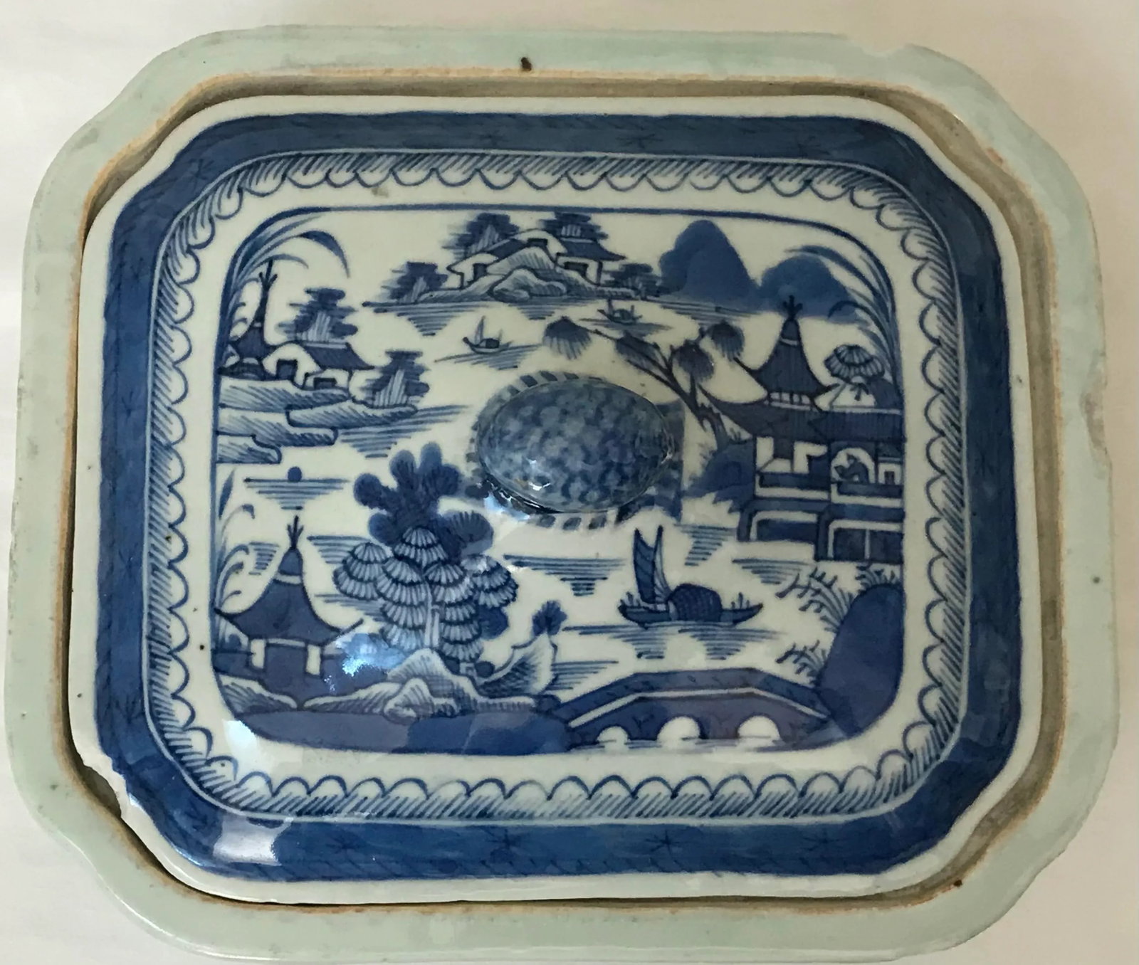 Antique Chinese Export Canton Blue Chinoiserie Vegetable Tureen and Cover - 2