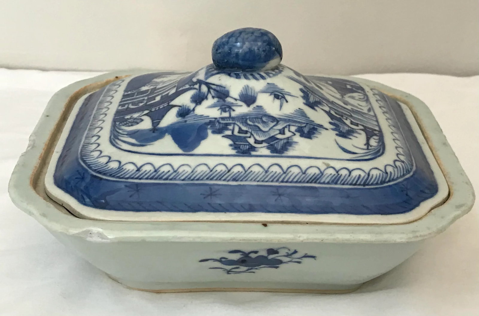 Antique Chinese Export Canton Blue Chinoiserie Vegetable Tureen and Cover - 3