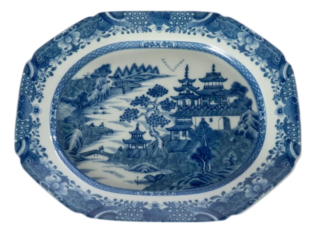 Mottahedeh Blue Canton Platter With Fitzhugh Border: A beautiful Mottahedeh Historic Charleston Blue Canton platter with Fitzhugh border. Condition: Alterations: Original Condition Unaltered Imperfections: Some Imperfections Condition Notes: Beautiful