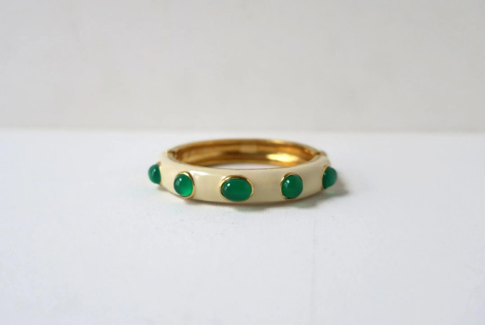 Italian Emerald-Esque Bangle Bracelet, Late-20th Century, Italy - 7