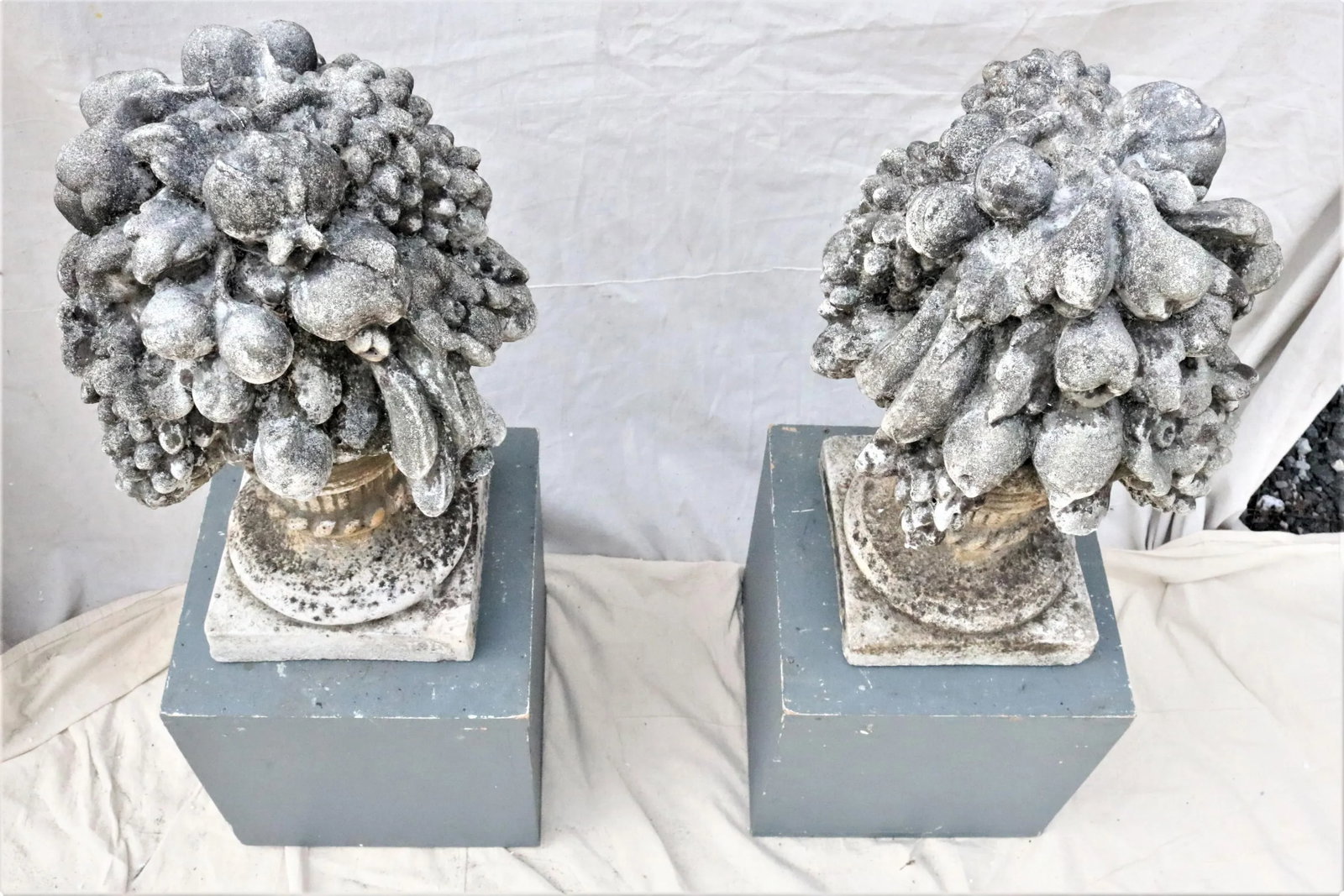 Early 20th Century English Cast Stone Garden Compotes, a Pair - 2