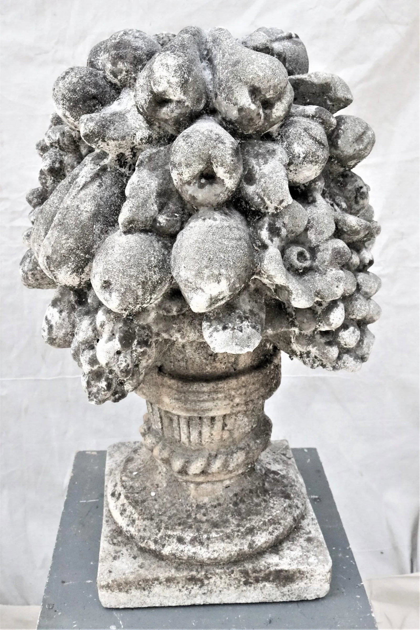 Early 20th Century English Cast Stone Garden Compotes, a Pair - 7