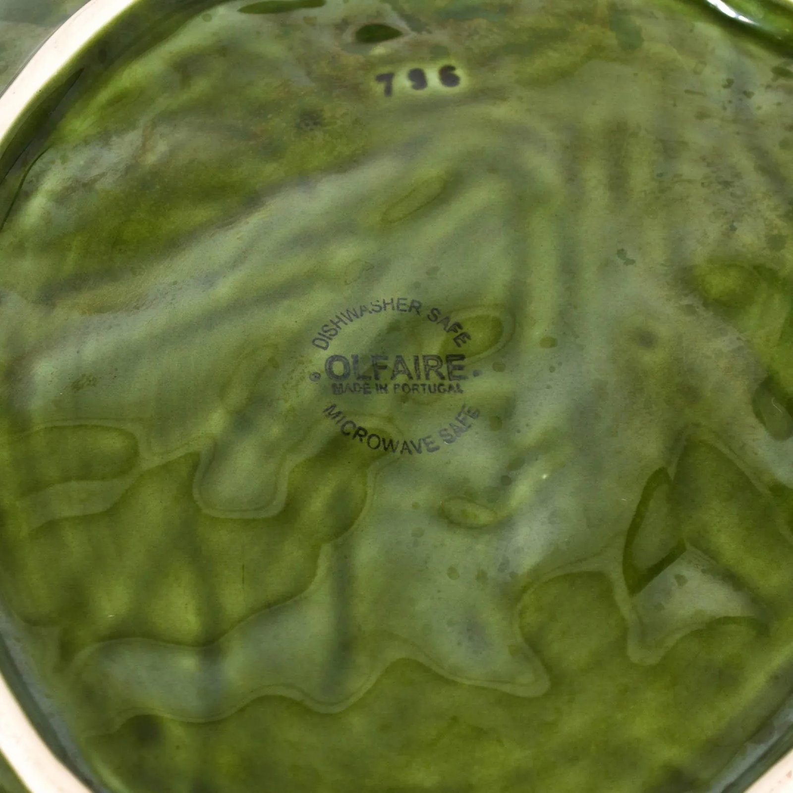 Green Majolica Cabbage Leaf Chip & Dip or Crudite Platter - 8