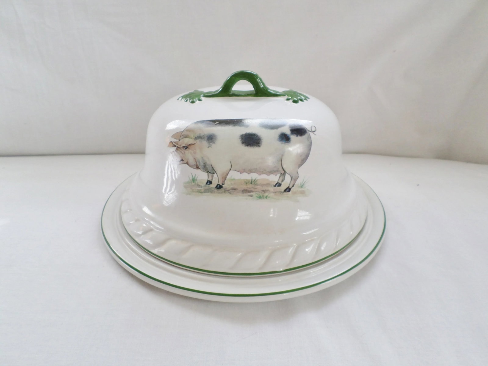 Heron Cross Pottery England "Old Spotted Pig" Round Covered Meat / Cheese Platter - 10
