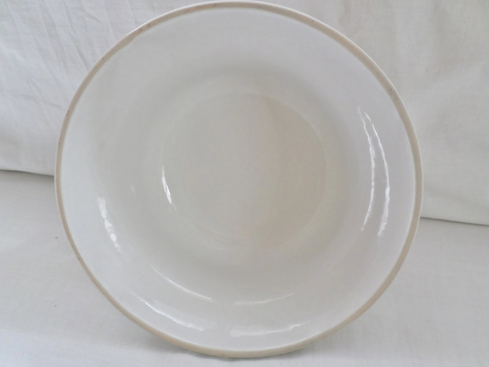 Heron Cross Pottery England "Old Spotted Pig" Round Covered Meat / Cheese Platter - 6