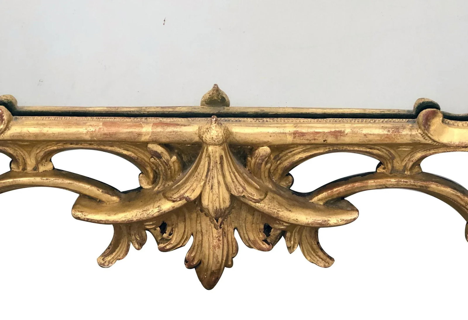 Late 19th Century English Chippendale Style Carved Giltwood Mirror - 2