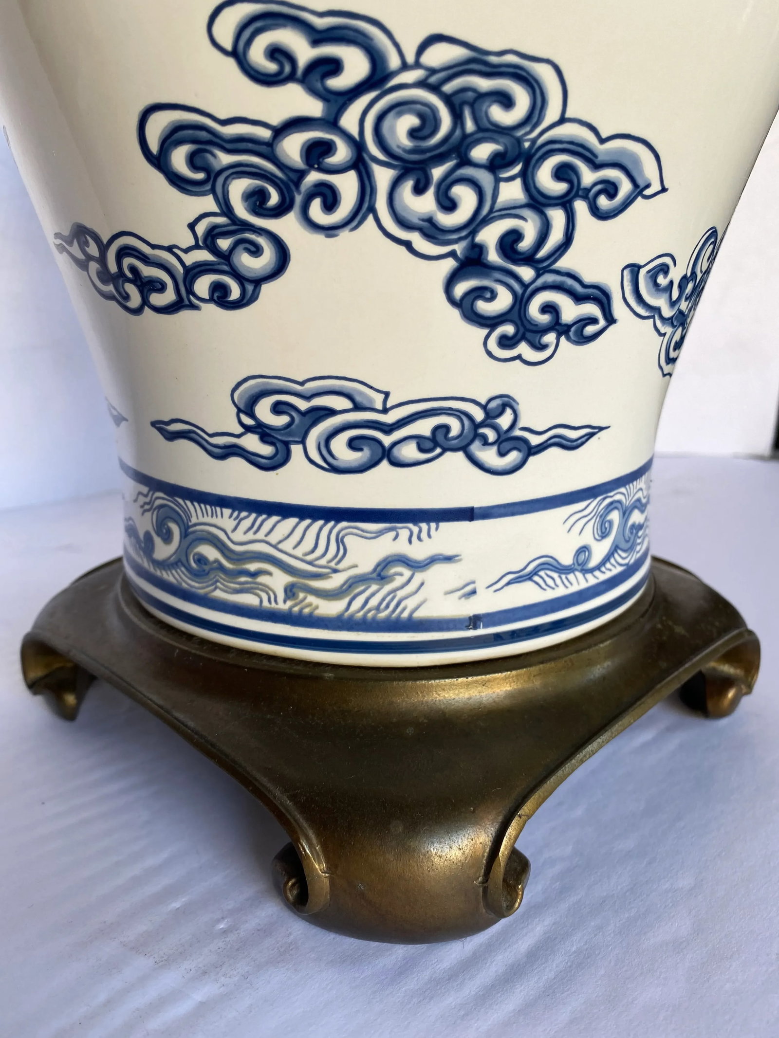 Blue and White Chinoiserie Porcelain Ginger Jar Table Lamp - 12