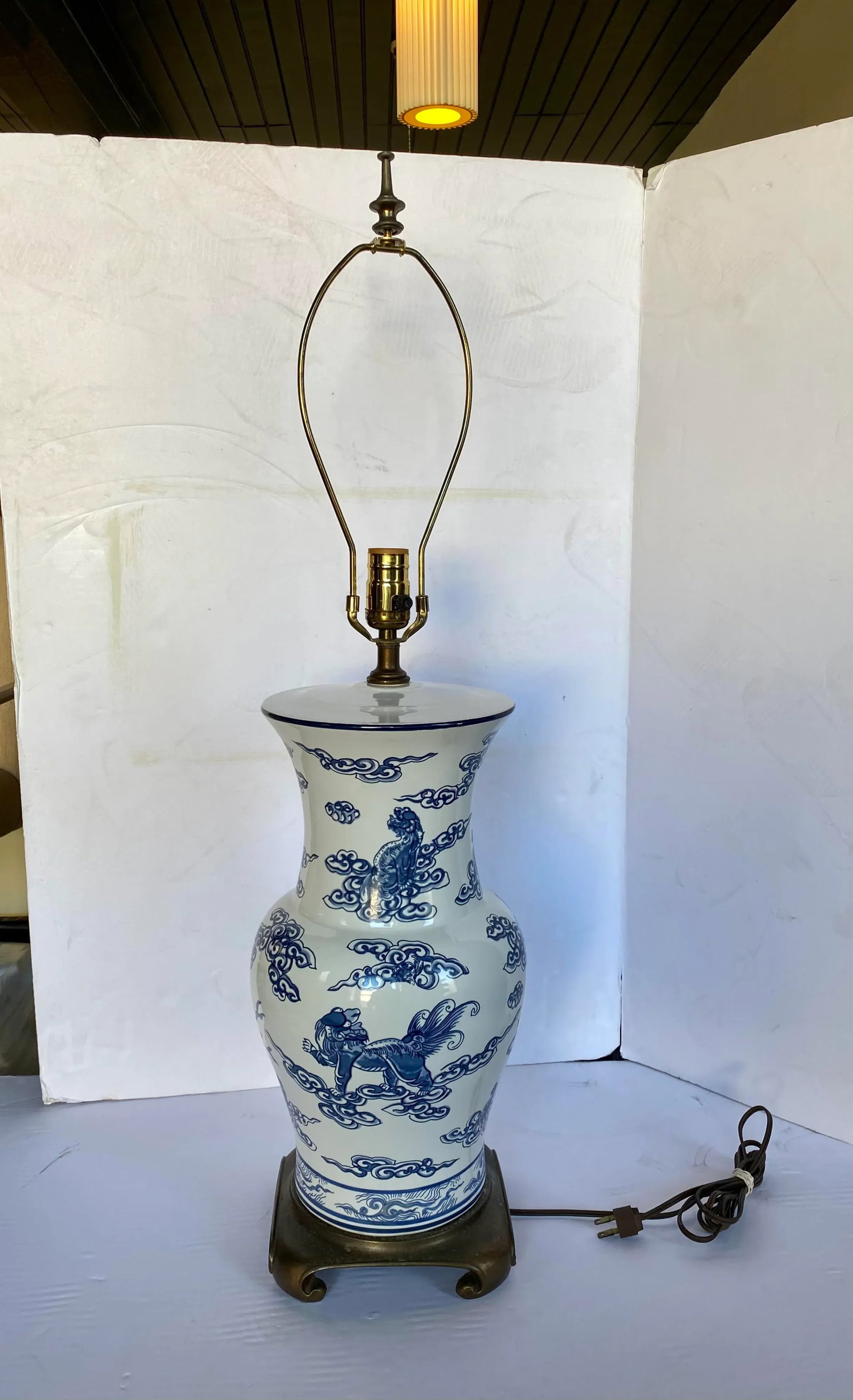 Blue and White Chinoiserie Porcelain Ginger Jar Table Lamp - 13