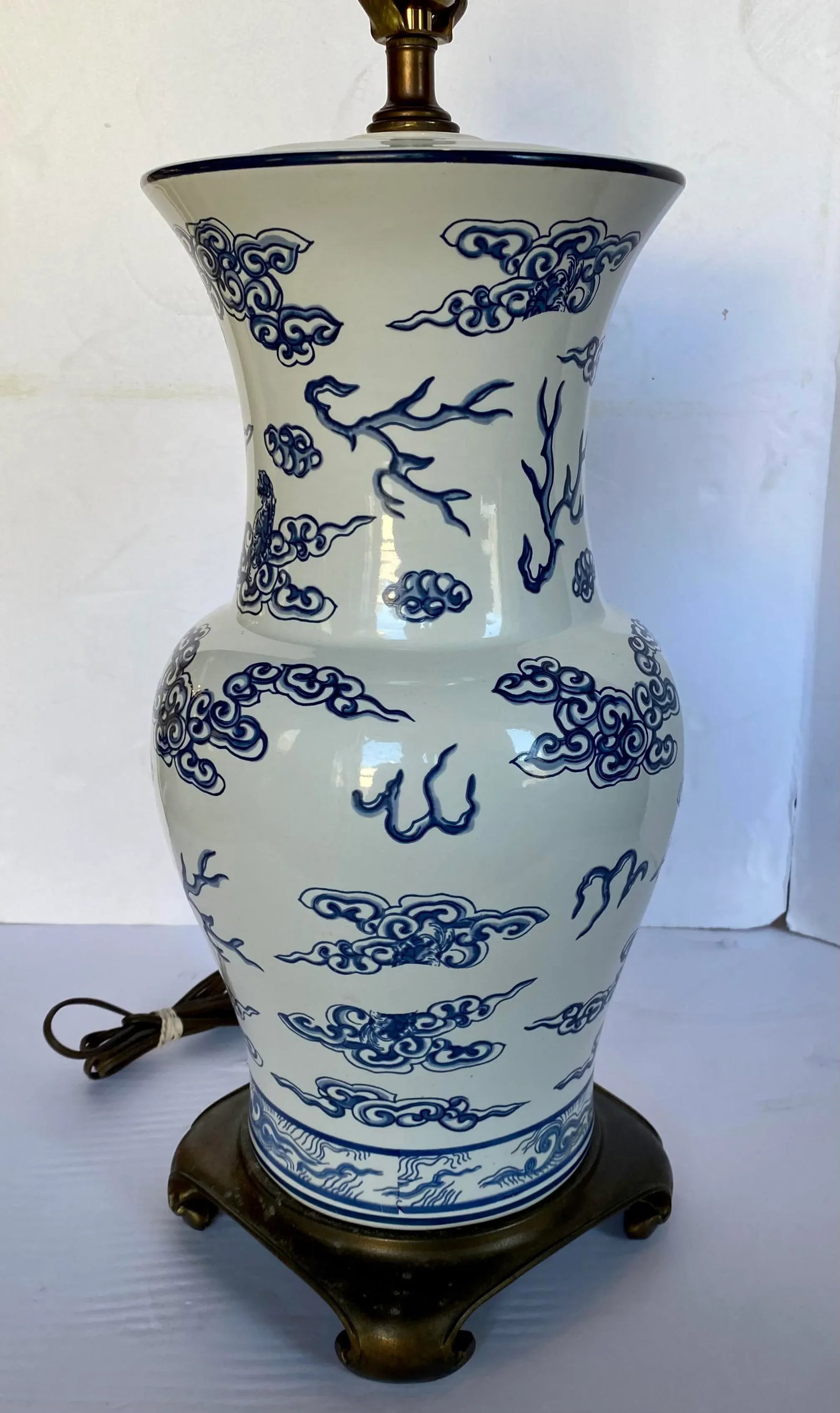 Blue and White Chinoiserie Porcelain Ginger Jar Table Lamp - 9