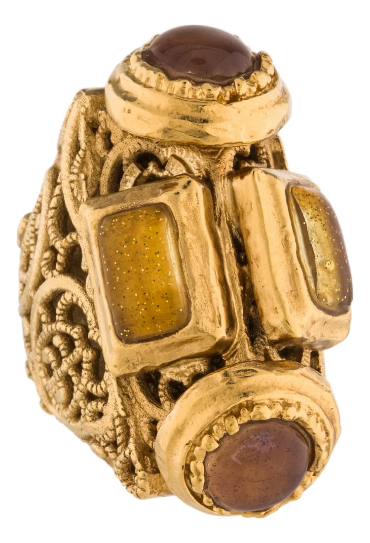 2011 Chanel Ring Size 6.5 Gripoix Metiers d'Art Paris Byzance Goossens Runway Fall Filigree Gold Pla: From the Chanel Pre-Fall Act I 2011 Collection. - Gold-plated Chanel ring - featuring gripoix glass accents at center - textured filigree finish throughout - Measurements: Band Width 27mm, Ornament